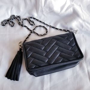 ZARA Crossbody bag, preowned in good condition, ship in within a day or two